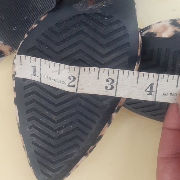 Charlotte Russe CHEETAH Animal print pumps Ankle strap Chunky heel sz 6 fits 8.5 - Picture 11 of 15